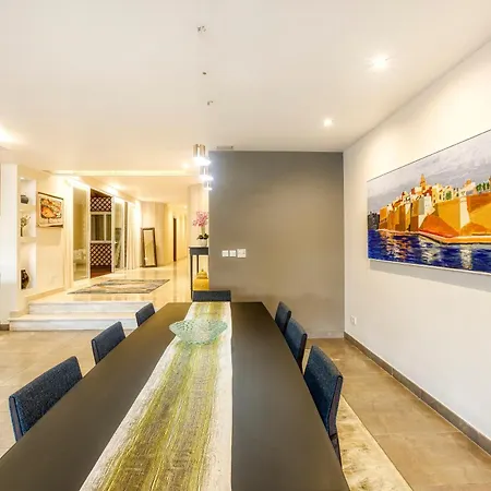 Elegant, Spacious Lux With Mesmerising Views By 360 Estates