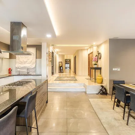 Elegant, Spacious Lux With Mesmerising Views By 360 Estates