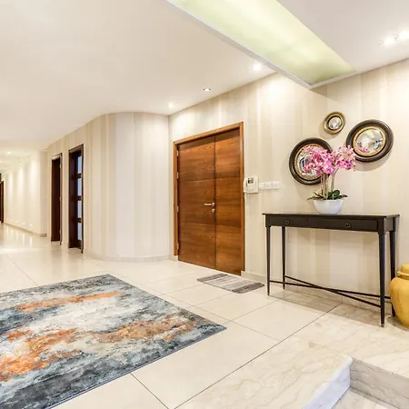 Apartman Elegant, Spacious Lux With Mesmerising Views By 360 Estates