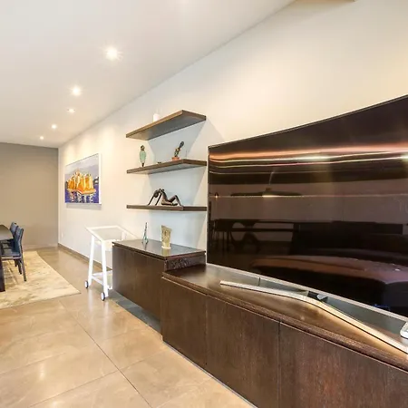 Elegant, Spacious Lux With Mesmerising Views By 360 Estates Apartman