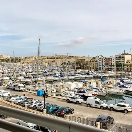Elegant, Spacious Lux With Mesmerising Views By 360 Estates *